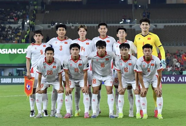 Đội ngũ hỗ trợ khách hàng chuyên nghiệp 188bet 250 info